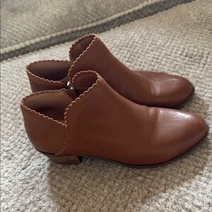 Crown & Ivy Keegan Ankle Boots Booties Side Zip Leather Brown Womens 9